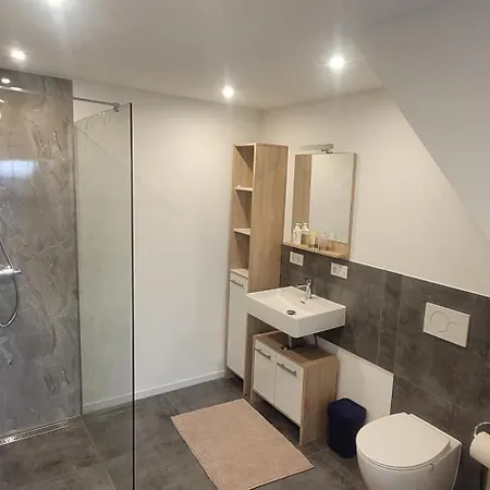 Apartman 2 Ferienwohnungen, Ganze Haushaelfte Fuer 4 Personen *